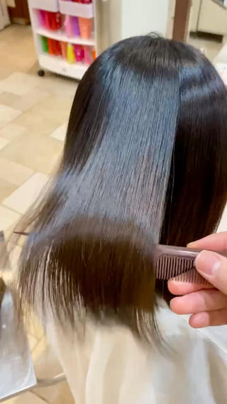 ブロー、アイロン、オイル無し
乾かすだけでこれだけ艶感が出てくれます 