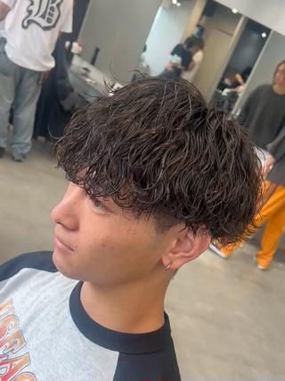 簡単に決まる波巻きパーマ

綺麗な波巻きパーマお任せ下さい 