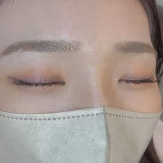 ラッシュアディクトでとってもまつ毛が伸びてまつパだけでこの存在感！！！
目をつぶってもあけてもとっても可愛い
少し丸みをつけてあげるの可愛いです 