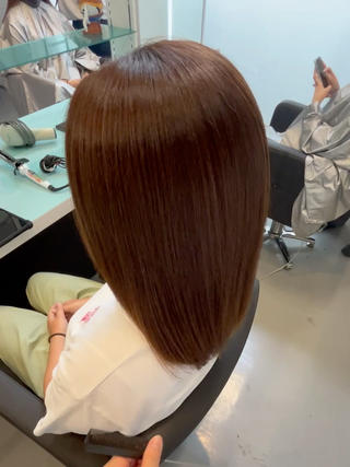 伸びた分だけ縮毛矯正
今後のことを考えて、ご要望を叶えつつ
ダメージを最小限に抑えました 