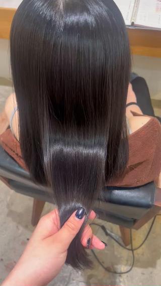 髪のお悩みに合わせてしっかりカウンセリングさせていただきます
トリートメントをすることでツヤツヤ、サラサラになります
 