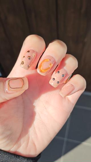 粘土ジェル
えんぴつ落書きネイル
ご自身で描く事も可能 