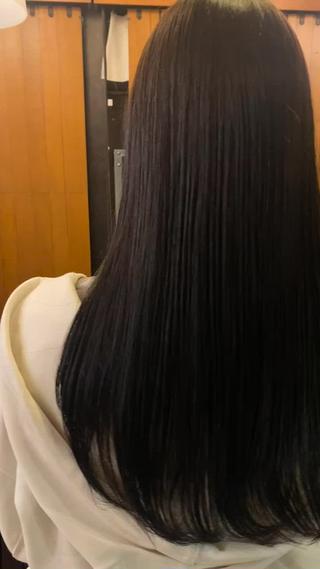 暗いけど真っ黒ではない暗髪です 