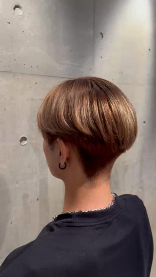 ハイトーンベージュ
 