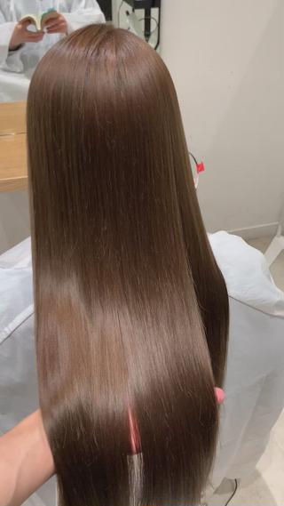 プラスメニューでのトリートメントはしていません！

カラーでツヤツヤにします！ 