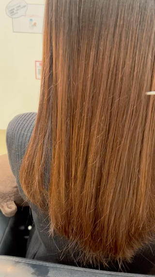 #髪質改善トリートメント #酸熱トリートメント
クセやうねりのある髪からさらさらストレートへ 