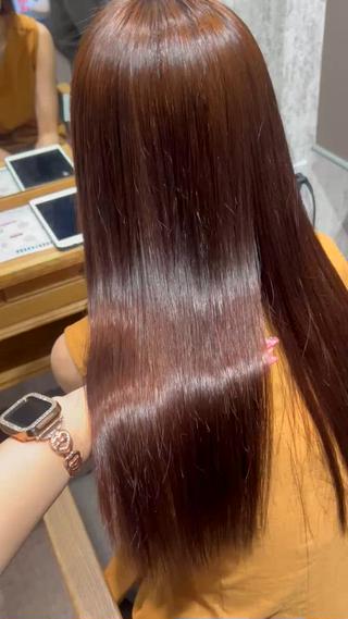 “触れたくなる髪” をつくる髪質改善ストレート

縮毛矯正で
パサつき・硬さ・不自然な仕上がりになった経験はありませんか？
髪の状態や履歴を丁寧に見極めて薬剤を選定し、
ダメージを抑えながら 自然で柔らかいうる艶髪 へ導きます

まっすぐすぎない、上品にゆれる美髪を
一緒に叶えませんか？

天神橋筋六丁目駅から徒歩1分
⁡
ご予約お待ちしております 