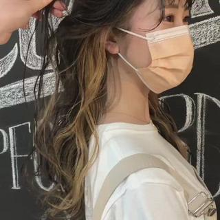 今流行りのイヤリングカラー
耳にかけても!おろしても!
可愛いカラーです!