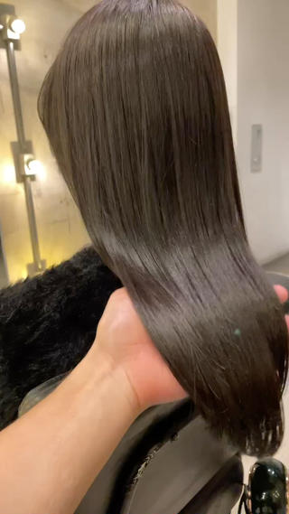 ミネコラ一回目でこんなにも艶がと潤いが出ます
継続していくともっと髪質が良くなっていきますよ 