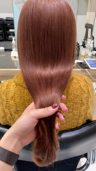 ピンクベージュ 