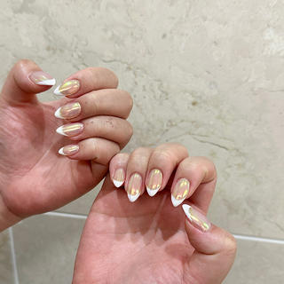 海外持ち込みデザイン

｡ﾟﾟ･｡･ﾟﾟ。
ﾟ。　 　｡ﾟ
　ﾟ･｡･ﾟ

白フレンチxオーロラミラー
・ベージュベース
・シルバーライン 