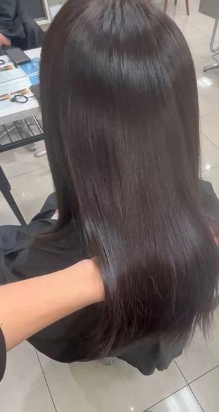 後に赤みが出ない暗めのカラー 