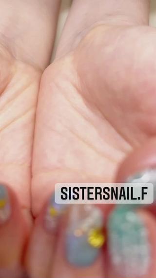 淡いカラーの波打ち際ネイルと、レースアート𓆡𓆜𓇼
───────★☆★
───☆★☆
＊sistersnail.f＊
tel 07084309597
───────★☆★
#夏ネイル
#波ネイル
#海ネイル
#波打ち際ネイル
#レースネイル
#手書きネイル
#涼しげネイル ネイル
 #ラメネイル
#爪の悩み解消
#深爪矯正
#巻き爪矯正
#反り爪補正
#sistersnail.f
#ネイルサロン
#nailistagram
#nail
#ベースフィルイン
#gelnails #gel #トレンドネイル #ネイルアート #ネイルデザイン #美甲 #大人ネイル #駅チカ #船橋競馬場駅 #ららぽーとtokyobay #船橋ネイサロン #夏祭りネイル 