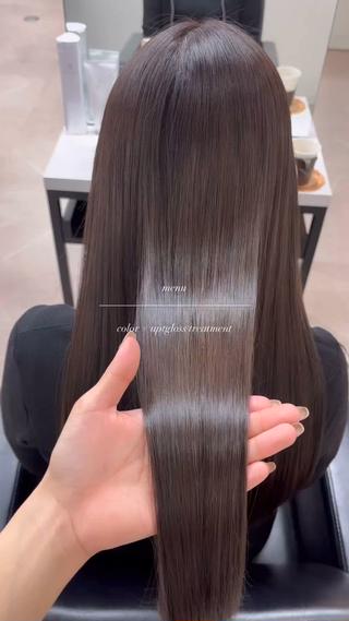 【髪質改善UPTOGLOSSトリートメントとは】
全ての世代、髪質、メニューに対応できちゃう！？
そんな魔法のような高濃度水素トリートメントです

『こんな方にオススメ』
髪の毛のパサつき、ダメージ、広がり、うねりが気になる方、カラーの色持ちUP、手触りUP、ツヤ感UP etc…

シャンプー代でするトリートメントは一時的なモノが多いのですが、こちらのUPTGLOSSは約1ヶ月の持続性がございます
自社開発されたトリートメントで、こだわり抜いた栄養成分が含まれております。
1回の体験で違いを分かって頂けるものになっておりますので、是非とも体験していただきたいです 