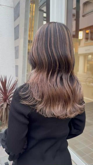 
\ パーソナルカラーであなただけの似合わせを /

パーソナルカラー診断とは…
4タイプの中から肌馴染みの良いタイプを見つけて、血色や肌ツヤをよく見せましょう！という診断です

‬パーソナルカラー診断のメリット‬

・似合うメイクが分かる
・似合う髪色が分かる
・顔色に透明感が出る
・etc...

今まで何となくカラーしてきた方や、何となくメイク用具を買っていた方はぜひ診断しましょう！もう迷うことなく決めれるのでカラーもメイクも楽しくなること間違いなし！！

ブリーチありのダブルカラーやブリーチなしダブルカラーはぜひお任せ下さい
 