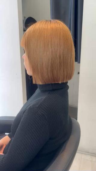 1番オーダーの多い顎下2cmボブ
内巻きも外ハネもできる

またカットカラーでお得なクーポンも出してます
次回予約必須でケアも同時にできるケアカラーを無料で施術致します 