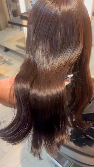 ワンカラーでチョコレートブラウン

条件を満たせばケアカラーを１回無料でできちゃう企画中
またデビューチャレンジに挑戦中してます
ぜひ皆様の可愛いと綺麗のお手伝いをさせて下さい！ 