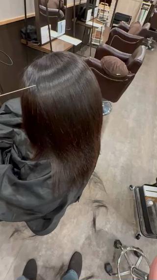 キューティクルに負担の少ない酸性縮毛矯正で柔らかい仕上がりと艶感を
ブリーチ毛対応
お気軽にお問い合わせ下さい 