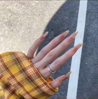 ネイル 高木 維麗絲のネイルデザイン