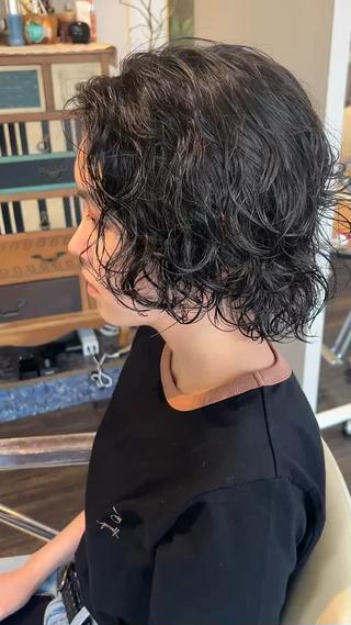 ミディアム パーマ DiMPlE  ディンプル所属・🌸スタイリスト 山浦美恵のヘアスタイル