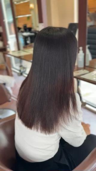 縮毛矯正は根元の伸びた部分で
毛先はトリートメントでしっかりケア︎︎


水素ケアを使った縮毛矯正なので
仕上がりも その後も柔らかさが持続


髪の毛はもちろん 頭皮の
カラーや縮毛矯正のお薬による
酸化も防いでくれます◎ 