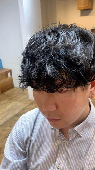 前下がりスパイラルパーマ 