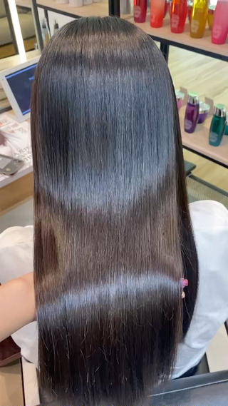 髪の毛がとても柔らかくなり艶がでます️
定期的に続けると髪質がより良くなりますよ 