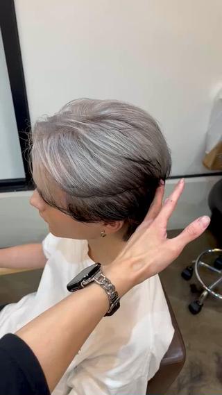 ホワイトシルバー×エンドカラー


(#町田#町田美容院#町田駅#メンズカット#メンズサロン#メンズパーマ#韓国ヘア#ハイトーン#ダブルカラー#デザインカラー#小田急線町田駅#JR町田駅 ) 