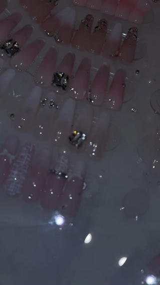 ミディアム NAIL SALON FLOR所属・ワンホンネイル/ 韓国ネイルMAKIのネイルデザイン