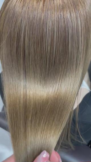 繰り返しブリーチしている髪でもこれだけツヤサラに！！ 