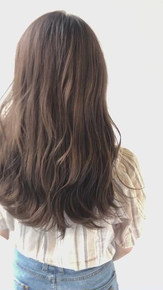 柔らかミルクティーベージュ

ブリーチ一回から可能です

ハイトーンすぎないので初めてブリーチする人にオススメ 