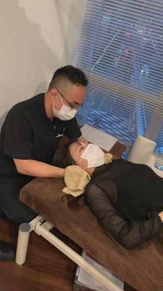 首のポキポキ矯正
瞬間でラクになります^ ^