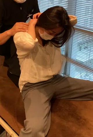 背中のポキポキ矯正
猫背が気になる方、是非!