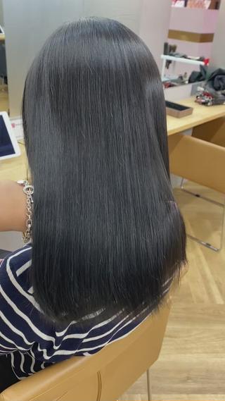 イルミナカラー特有のコーティングで艶を出して指通りが回復します
最高級TOKIOトリートメントで髪の毛も１４０％回復


_______________

このクーポン限定の特別なお薬をつけ仕上げのコテ巻きで【極艶】な後ろ姿に…



髪の毛が綺麗に見えるような独自の調合
ツヤッツヤになるトリートメントの質感調整
光が反射する僕にしかできない艶巻き仕上げ


皆さん自分の綺麗になった艶髪にびっくりされます
是非一度体験しにきてください 