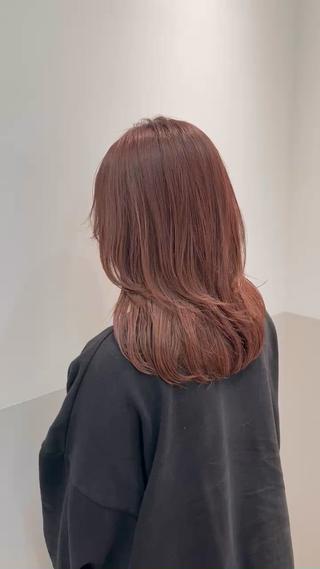 ワンカールで出来る
レイヤースタイル♡

秋っぽピンクベージュで
大人つや髪にしましょう♡ 