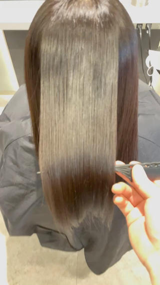 艶髪になれる高濃度水素トリートメント+カラー

カラーはほんのりラベンダーで透け感が出るカラーになってます！
艶髪+透け感の相性抜群です！ 