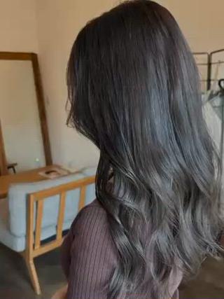 赤みを消しつつ透明感を出す可愛い寒色カラー
カウンセリングから丁寧にしていきます 