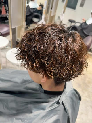 髪質にこだわる美容師が作る波巻きパーマ
女性に限らずメンズもケア大事ですよ 