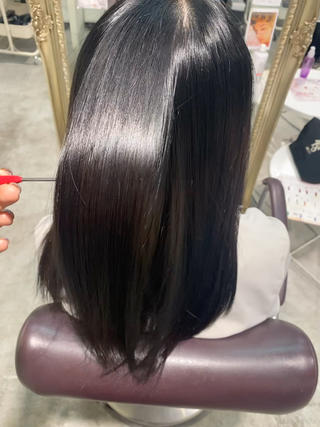 カラーと同時にできる髪質改善トリートメント
定期的に続けることでツヤ髪を維持できるのでおすすめ 