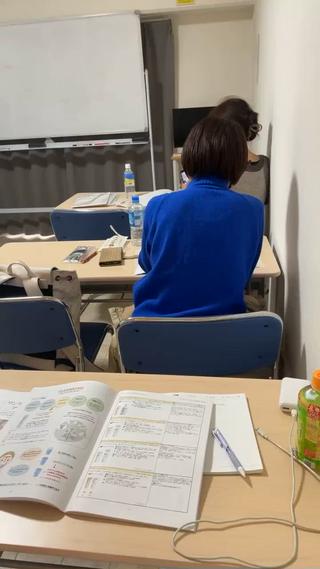 ダーマコスメ講習に行ってきました。より詳しい情報提供、肌悩みに合わせた適切な施術ができるかと思いますしっかりと復習しておきます。
 