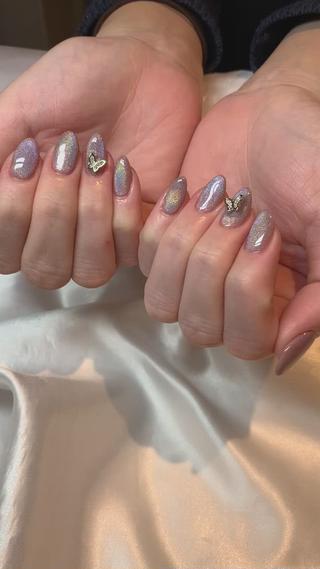 最先端ネイル
ユニコーンマグネット

ベースの色を変えると印象がまた変わります！
こちらのクーポンでご予約可能です 