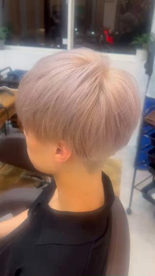 ショート カラー メンズ ❤️可愛いハイトーン を造る❤️AKIRAのヘアスタイル