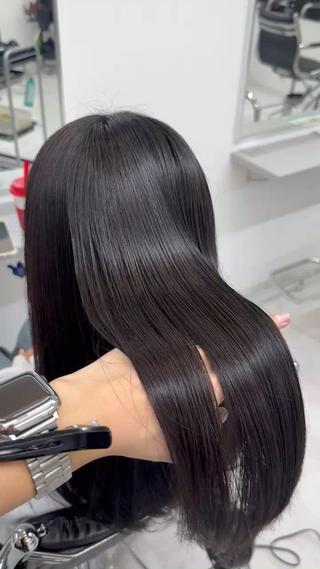 カラーだけでこんなに艶々になることができます！ 