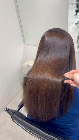 梅雨を乗り切るための地毛風ストレートパーマ
髪の癖やうねりが気になる方是非一度お任せください 