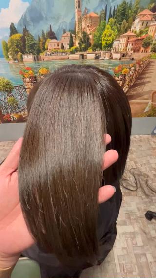 オレンジ味を抑えたアッシュカラー
ダメージ最小限の艶髪カラーを使用しております！ 