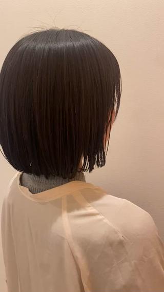 ボブ
それぞれの髪質に合ったボブスタイルをご提案︎
なるべく乾かしただけで、まとまるボブをカットしています 