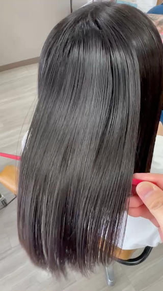 髪質改善ストレート（縮毛矯正）です！
髪質改善で綺麗になりましょう！！ 