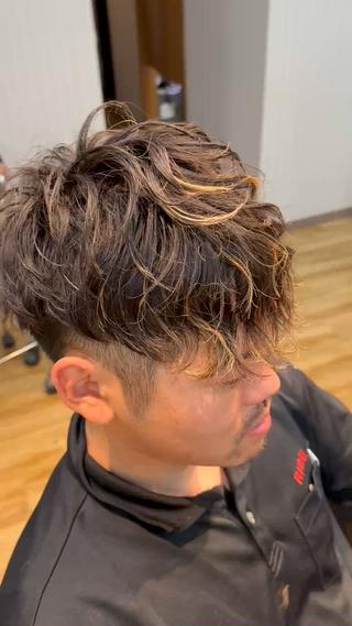 スペインカールです！
前髪はセットで割れないように波巻きで巻き上はスパイラルで仕上げています！お客様にあったカット、パーマをご提案します！ 