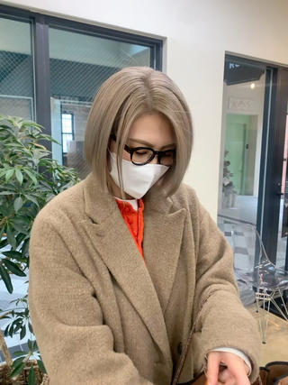 【milk tea beige】 ミルクティーベージュ

ハイトーンショートは万人ウケしますよ！
ショートはやっぱり明るくなくちゃ
イメチェンもお任せください 