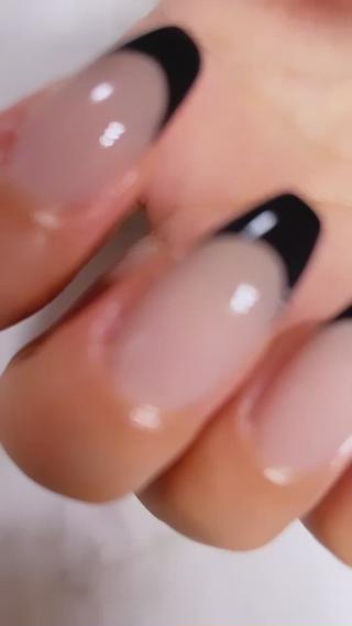 黒フレンチ5500円
・ベースカラーあり＋550¥ 